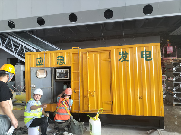 索县怎样判断空气滤清器是否需要更换？